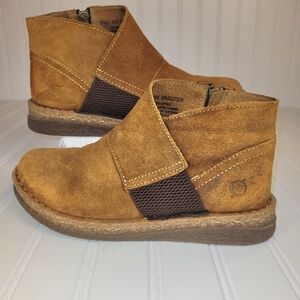 BORN Women's ankle Tora bootie tan size 6.5 Imported Distressed Leather